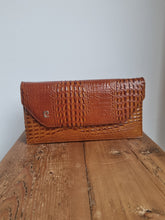 Load image into Gallery viewer, Vintage Medium Brown Croc Leather Bag