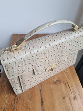 Load image into Gallery viewer, Vintage Oyster Ostrich Leather Skin Bag
