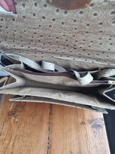 Load image into Gallery viewer, Vintage Oyster Ostrich Leather Skin Bag