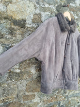 Load image into Gallery viewer, Vintage Shearling Brown Collar Coat 10