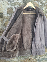 Load image into Gallery viewer, Vintage Shearling Brown Collar Coat 10