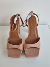 Load image into Gallery viewer, BNWT ASOS Design Diamonte Chunky Ladies Heels 7