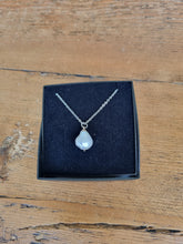 Load image into Gallery viewer, Freshwater Pearl Necklace