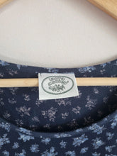 Load image into Gallery viewer, Vintage Laura Ashley 80s 90s Y2K Floral cotton Jersey dress 14
