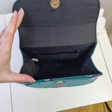 Load image into Gallery viewer, Vintage Oriental bamboo handle bag

