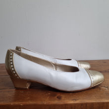 Load image into Gallery viewer, Vintage Van Dal White Leather court shoes 5
