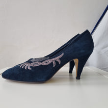 Load image into Gallery viewer, Vintage Navy Suede &#39;Ians of Fraserburgh&#39; Shoes 6.5

