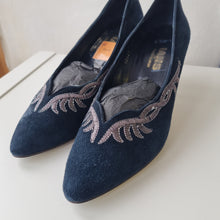 Load image into Gallery viewer, Vintage Navy Suede &#39;Ians of Fraserburgh&#39; Shoes 6.5
