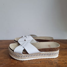 Load image into Gallery viewer, Vintage Faith leather Sandals 5
