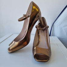 Load image into Gallery viewer, Uterque Bronze heels 7
