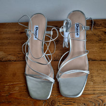 Load image into Gallery viewer, BNWT Dune Silver heels 5
