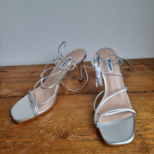Load image into Gallery viewer, BNWT Dune Silver heels 5
