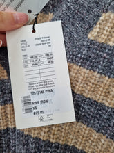 Load image into Gallery viewer, Saint Tropez Camel/charcoal Jumper Size XS
