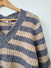 Load image into Gallery viewer, Saint Tropez Camel/charcoal Jumper Size XS
