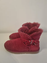 Load image into Gallery viewer, UGG Red Bow Slipon Boots 6.5
