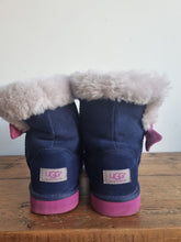 Load image into Gallery viewer, UGG Bailey Bow Pink Navy Slipon Boots 5
