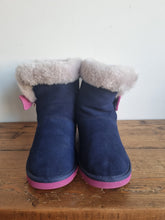 Load image into Gallery viewer, UGG Bailey Bow Pink Navy Slipon Boots 5
