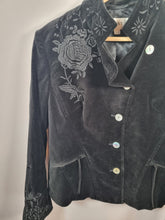 Load image into Gallery viewer, Vintage Next Velvet Embroidered Boho Tassle Blazer 10
