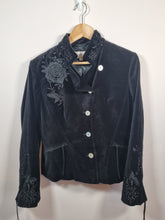 Load image into Gallery viewer, Vintage Next Velvet Embroidered Boho Tassle Blazer 10

