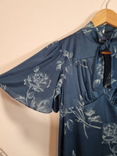 Load image into Gallery viewer, 70s Vintage Original Cape Sleeve Navy Floral Maxi Dress 8/10
