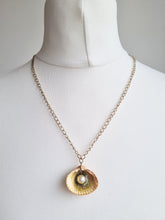 Load image into Gallery viewer, Clam Pearl Resin Silver Necklace
