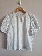 Load image into Gallery viewer, BNWT River Island White Lace Embroidered Cotton T Shirt 18
