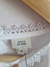 Load image into Gallery viewer, BNWT River Island White Lace Embroidered Cotton T Shirt 18
