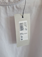 Load image into Gallery viewer, BNWT River Island White Lace Embroidered Cotton T Shirt 18
