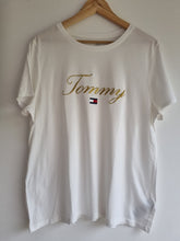 Load image into Gallery viewer, Vintage Y2K Tommy Hilfiger Embroidered Iconic Logo Cotton Ladies T Shirt XL
