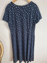 Load image into Gallery viewer, Vintage Laura Ashley 80s 90s Y2K Floral cotton Jersey dress 14
