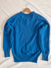 Load image into Gallery viewer, Vintage 100% Lambswool Glenmuir Scottish Knit V neck Jumper 10
