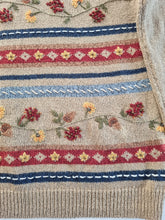 Load image into Gallery viewer, Vintage Oatmeal Embroidered Acorn Knitted Ladies Jumper M
