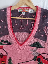 Load image into Gallery viewer, Vintage Pink Red House Scene Cottage Core Handknitted Ladies Jumper XL
